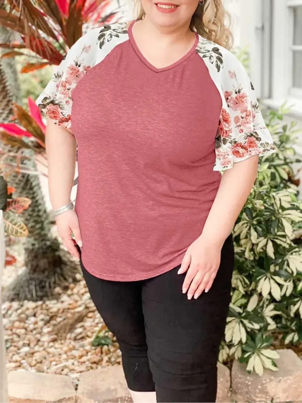 HDLTE Womens Plus Size Tops Floral Bell Sleeves Blouses Summer Crewneck Tunic Loose Casual T Shirts