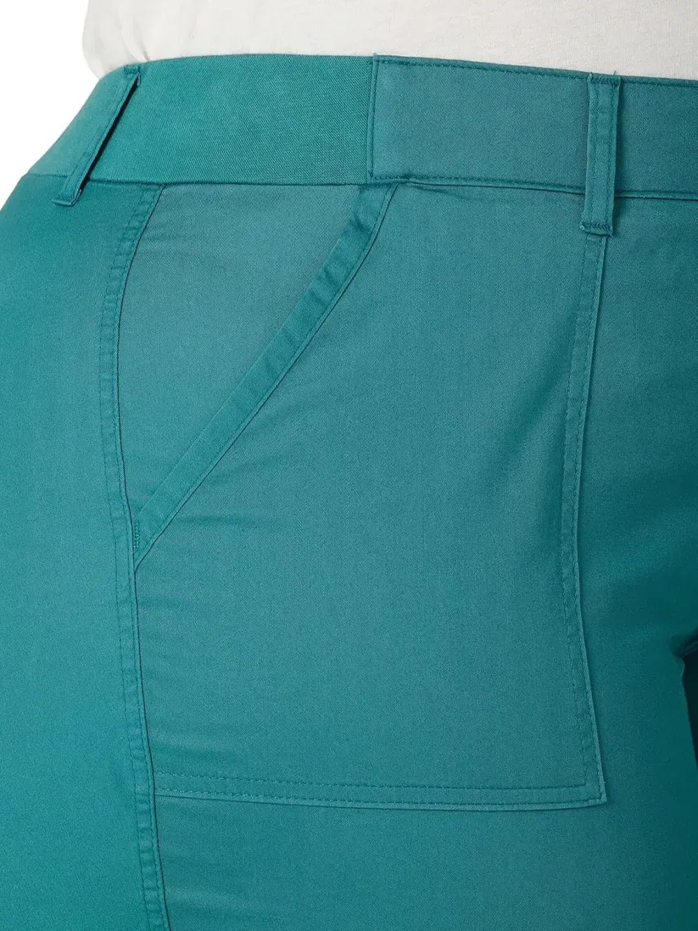 Lee Women's Plus Size Ultra Lux Comfort with Flex-to-go Cargo Capri Pant