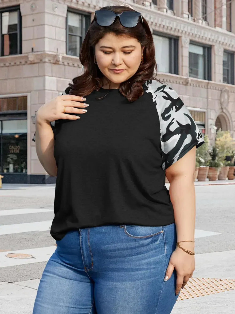 HDLTE Womens Plus Size Tops Floral Bell Sleeves Blouses Summer Crewneck Tunic Loose Casual T Shirts